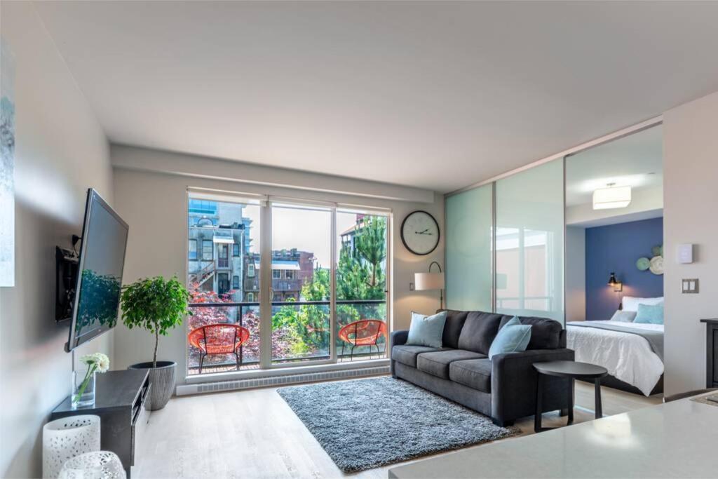 Clean 3Rd Floor Executive 1 Bedroom Apt In Old Town China Town Вікторія Екстер'єр фото